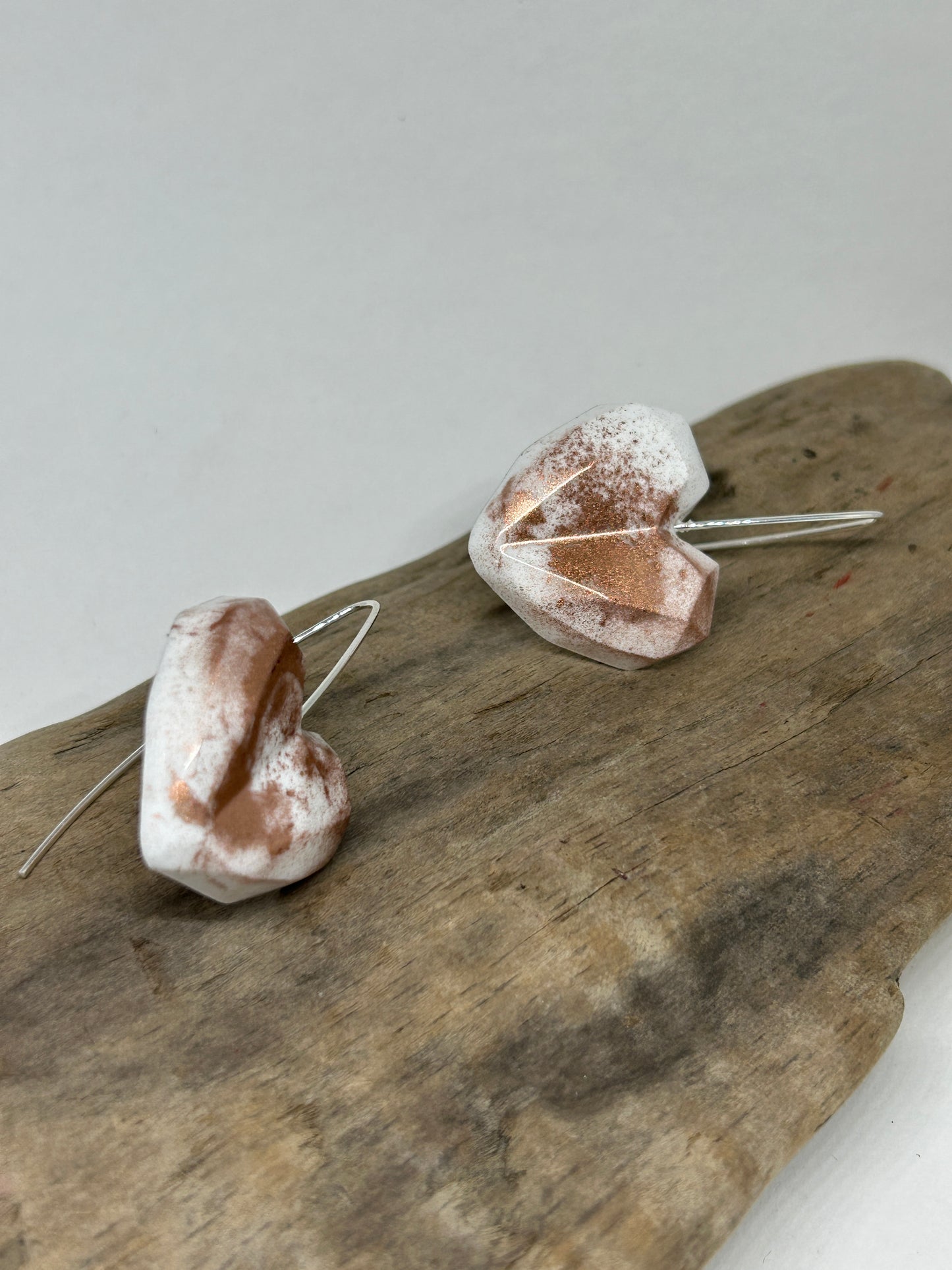 Aros corazón geo pintados