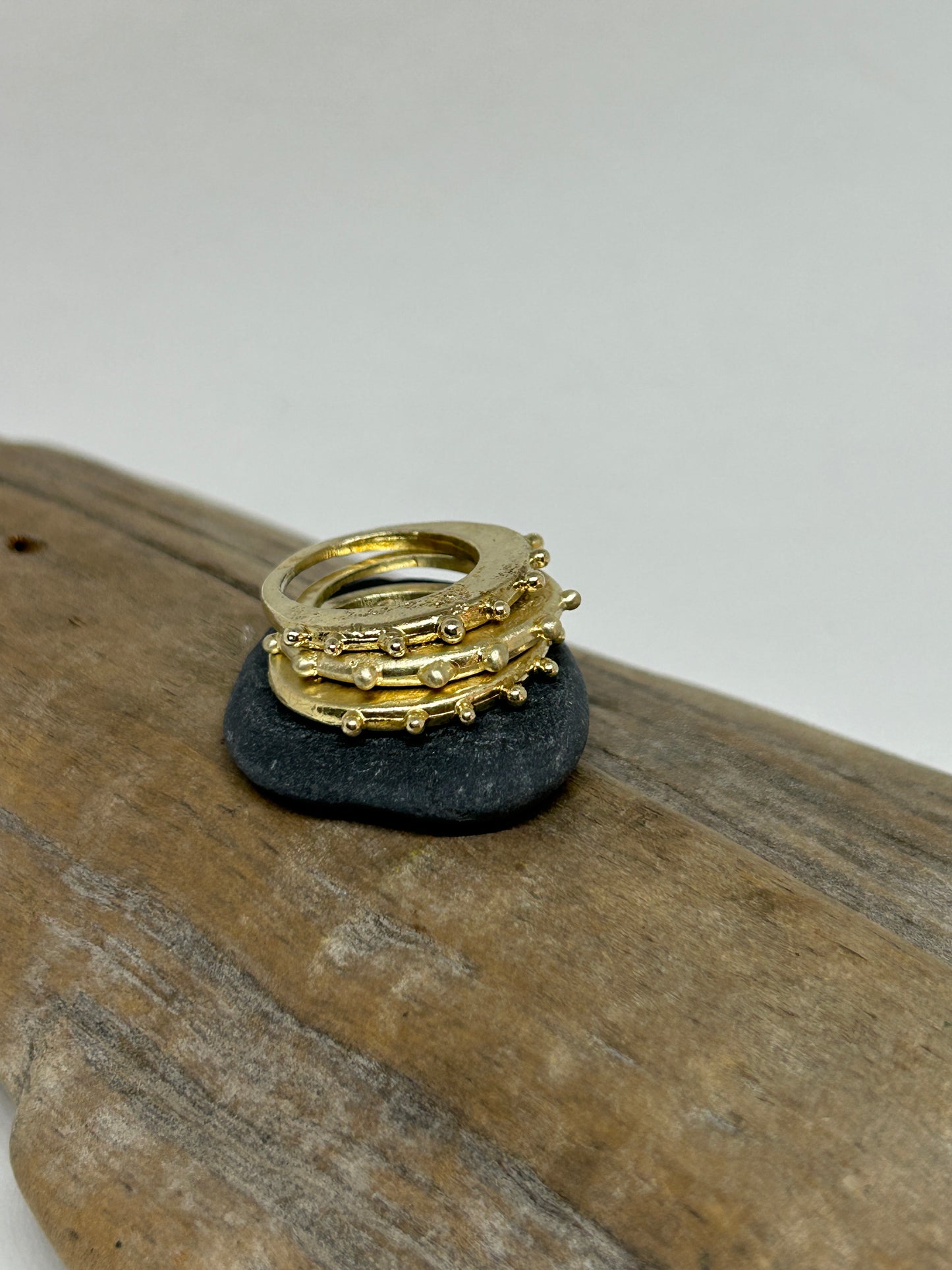 Anillo stack pelotas bronce