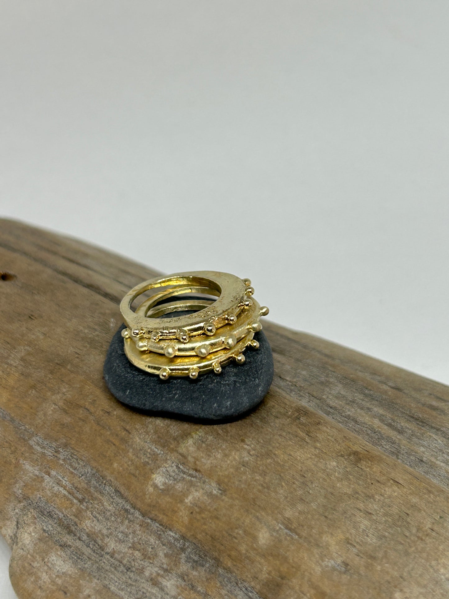 Anillo stack pelotas bronce